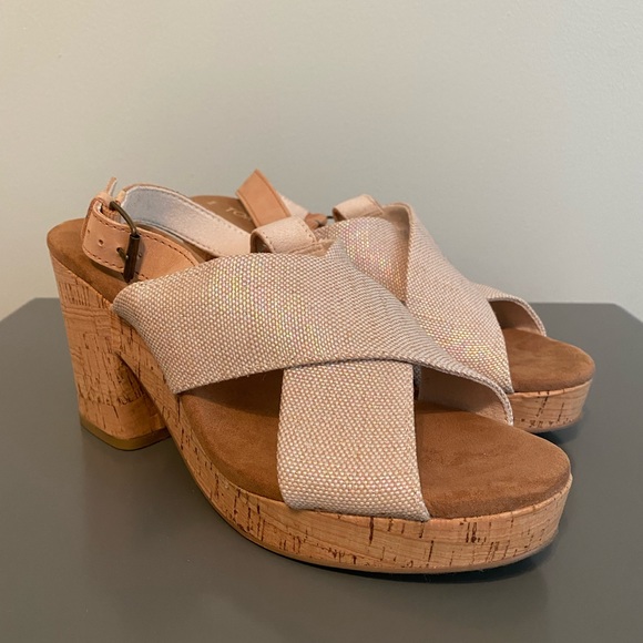Toms Shoes - NWT Size 8 TOMS Ibiza Multi Pearlized Metallic Woven Chunky Heel